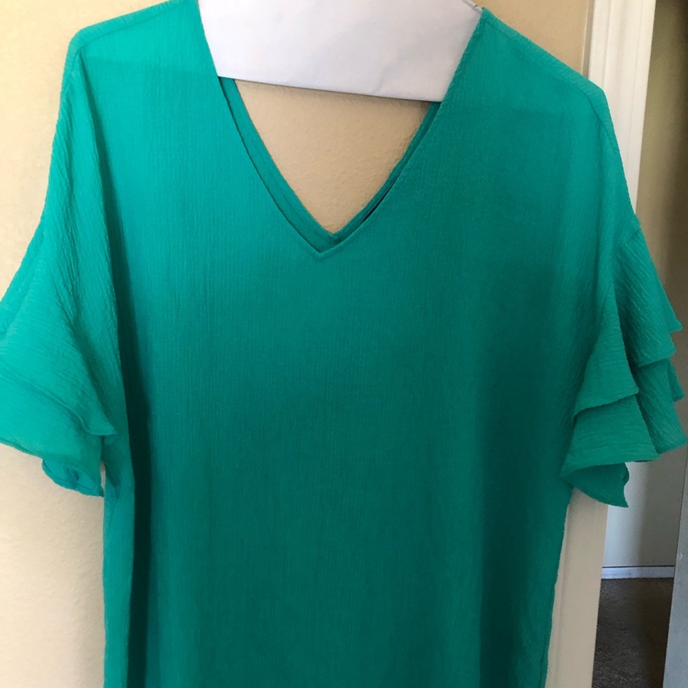 Elegant Green V-Neck Women's Top